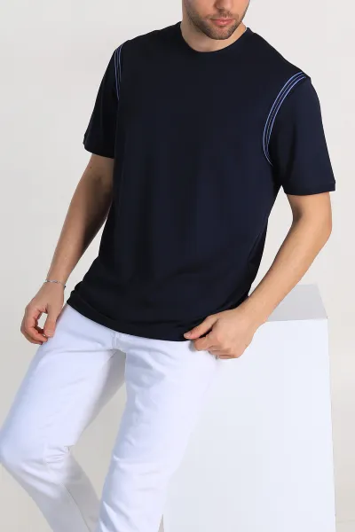 lacivert-regular-fit-omuz-serit-detayli-basic-erkek-tisort-338466