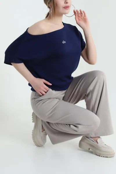 lacivert-yeni-sezon-oysho-kadin-ust-433613