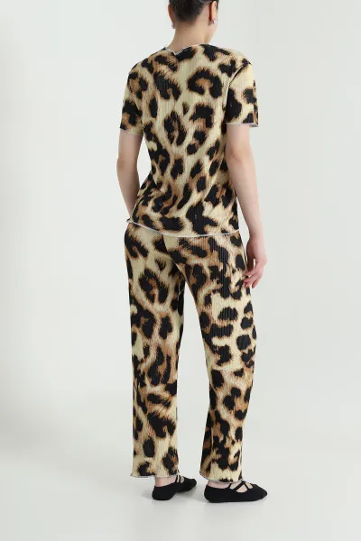 Leopar Fiyonklu Kaşkorse Kadın Pijama Takımı 466662