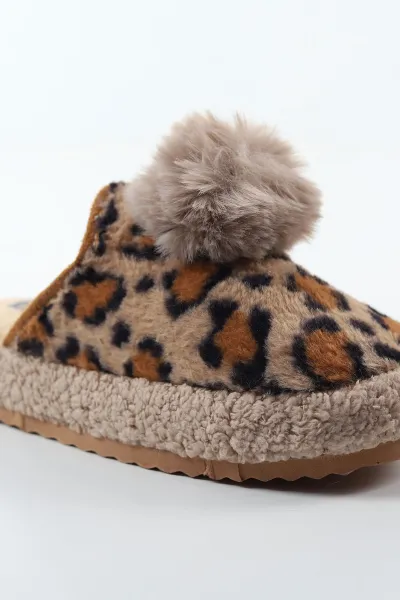 Leopar Peluş Önü Kapalı Kadın Ev Terliği 493467