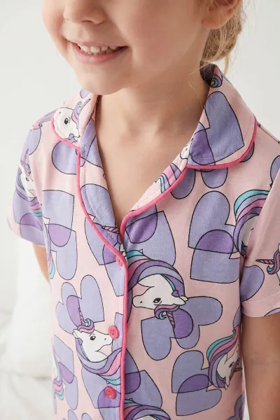Lila (4-12 Yaş)Karakter  Baskılı Kısa Kol Ön Düğmeli Göz Bandı Detaylı Kız Çocuk Pijama Takım 453236