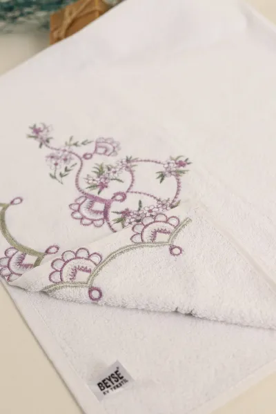 Lila 50x90 cm Kadife Nakışlı Havlu 288729