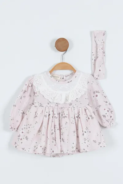 lila-6-24-ay-yaka-fistolu-minik-cicekli-bandanali-muslin-kiz-bebek-elbise-340699