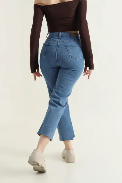 Mavi Kesik Paça Boyfit Likralı Kot Pantolon 429263