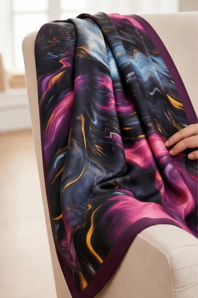 Mor 90x90 Cm Dijital Baskılı Süsen Desen Kutulu Twill Eşarp 500971