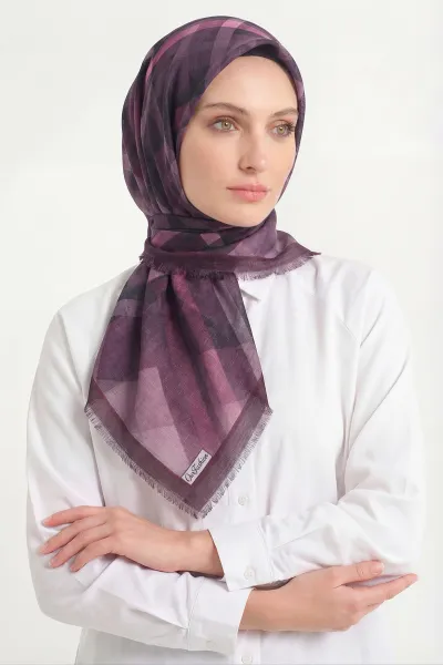 murdum-90x90-cm-dijital-baskili-desenli-flam-cekme-esarp-428679