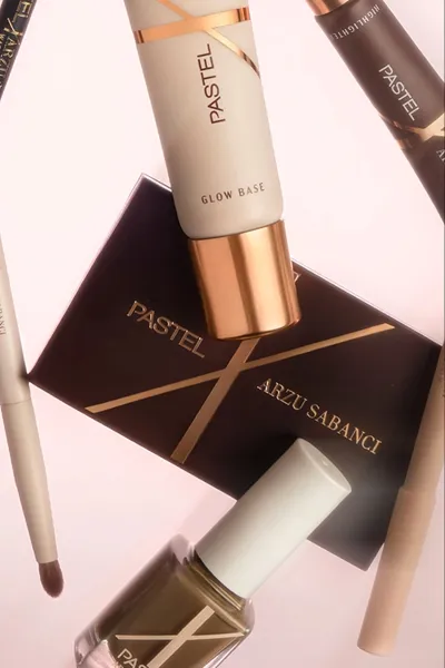 Pastel X Arzu Sabancı Highlighter Aydınlatıcı No:10 422232
