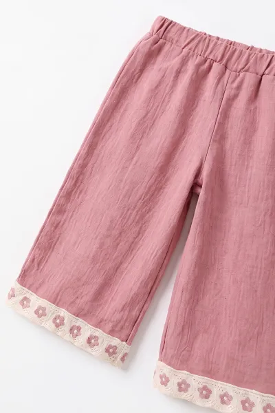 Pembe (1-5 Yaş)Üç Çiçek Nakışlı Kadife Yelek ve Pantolonlu Bebe Yaka Fitilli Badili  Kız Çocuk 3'lü Takım 496016