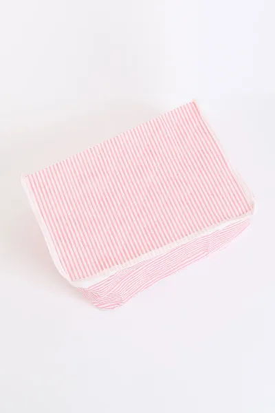 Pembe 25x38x18 Çizgili Fermuarlı Çorap Hurç 279653
