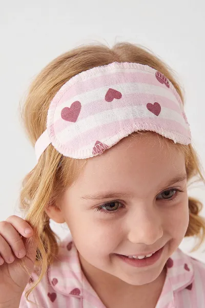 Pembe (4-12 Yaş) Kalp Baskılı Kısa Kol Ön Düğmeli Göz Bandı Detaylı Kız Çocuk Pijama Takım 453261