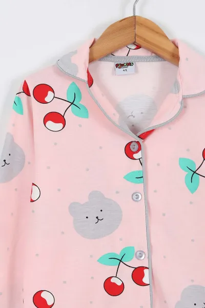 Pembe (4-12 Yaş) Kiraz Baskılı Ön Düğmeli Göz Bandı Detaylı Kız Çocuk Pijama Takım 337935