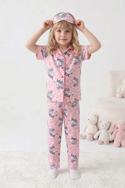 pembe-4-12-yaskarakter-baskili-kisa-kol-on-dugmeli-goz-bandi-detayli-kiz-cocuk-pijama-takim-453237