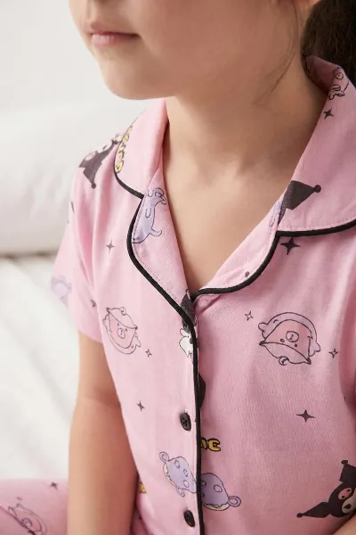 Pembe (4-12 Yaş)Karakter  Baskılı Kısa Kol Ön Düğmeli Göz Bandı Detaylı Kız Çocuk Pijama Takım 453245