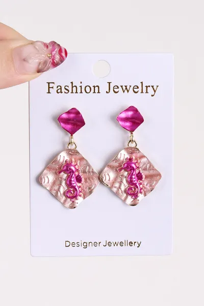 Pembe Figürlü Küpe 474789