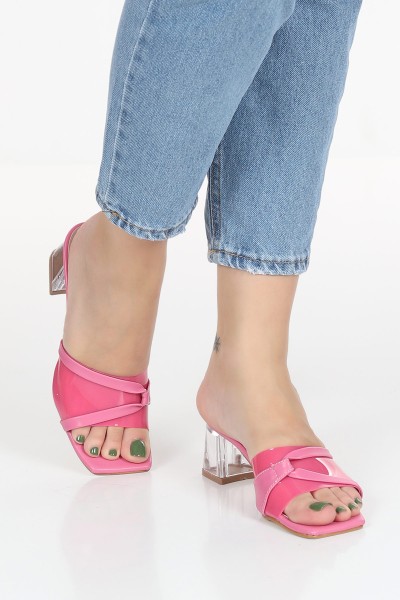 pembe-kisa-topuk-kadin-terlik-116224