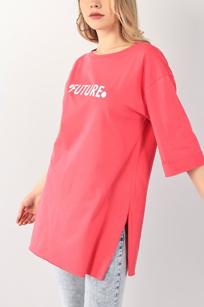 Pembe Sırtı Baskılı Yırtmaçlı Tişört 100138