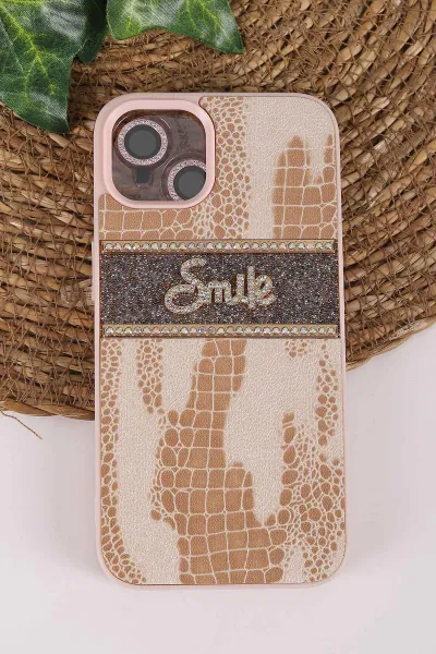 Pembe TeknoCase İPhone 13 Uyumlu Smile Case Serisi Yazı Detaylı Lens Hediyeli Sert Silikon Telefon Kılıfı 450134