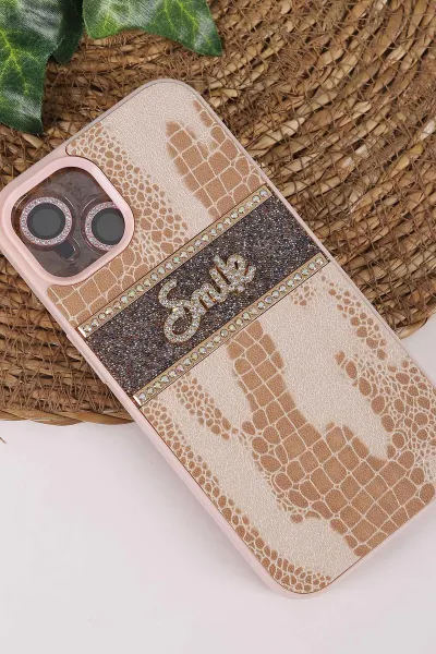 Pembe TeknoCase İPhone 13 Uyumlu Smile Case Serisi Yazı Detaylı Lens Hediyeli Sert Silikon Telefon Kılıfı 450134