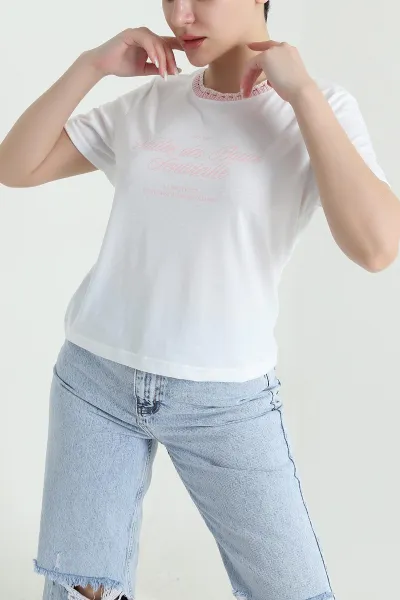 pembe-yakasi-tig-nakisli-suprem-kadin-tisort-447229