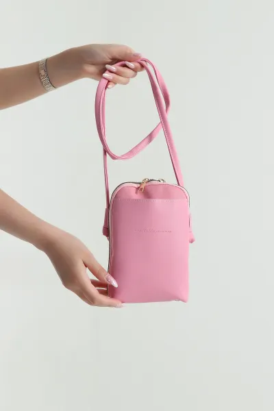 Pembe Yumuşak Doku Ön Cep Detaylı Fermuarlı Kadın Omuz Çantası 462617