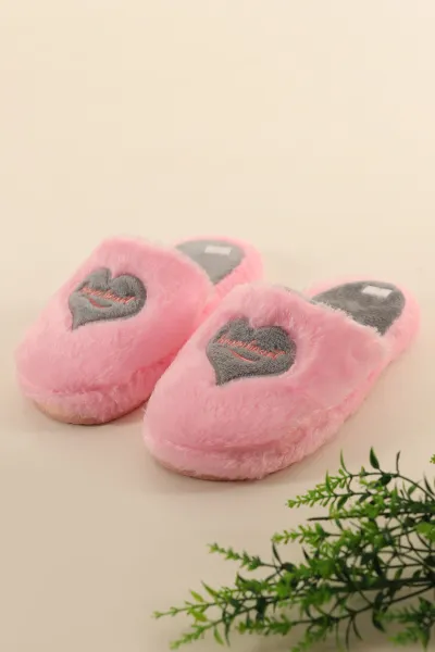 Pudra Peluş Kalp Nakışlı Kadın Ev Terliği 302322