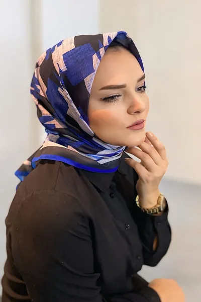 Saks Mavisi 90x90 Cm Dijital Baskı Bella Desenli Pamuk Eşarp 349471