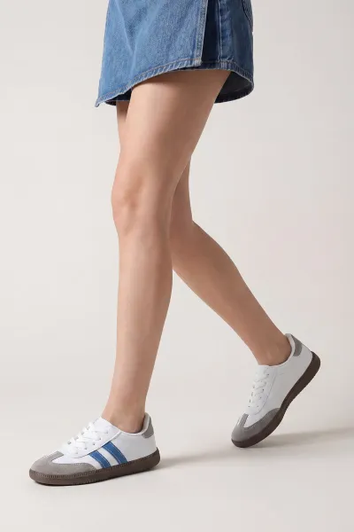 Saks Mavisi Beyaz Bağcıklı Çizgili Kadın Spor Ayakkabı 452375