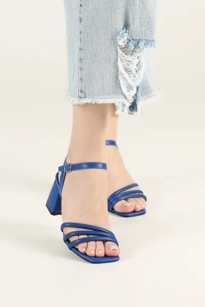 Saks Mavisi Çapraz Bantlı Topuklu Sandalet 249607