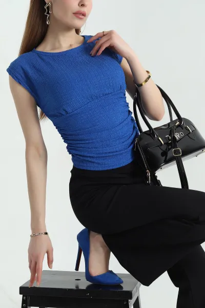 Saks Mavisi Yanları Büzgülü Kolsuz Gofre Kadın Bluz 362612