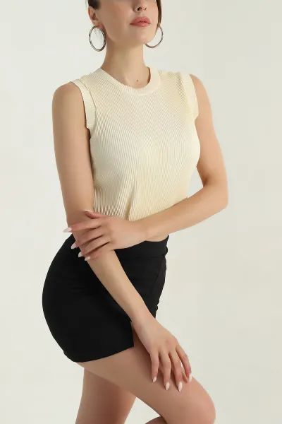 sari-akordiyon-kumas-kolsuz-tisort-379954