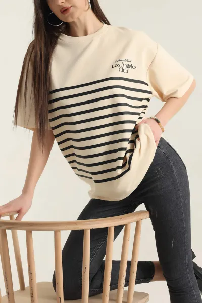 sari-baskili-bisiklet-yaka-oversize-bayan-tisort-337669