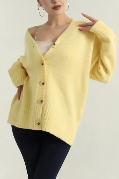 sari-dugmeli-oversize-kadin-triko-hirka-401059