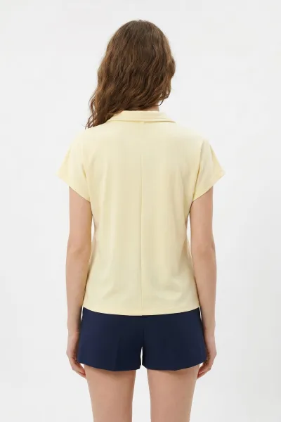Sarı Düğmeli Polo Yaka Kristal Kadın Bluz 449073