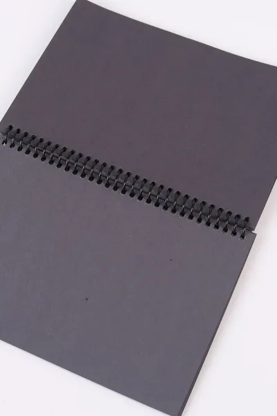 Siyah 14x20 Cm Tokaç Spiralli Defter ( Beyaz Kalem + Bant ) Hediyeli 489529