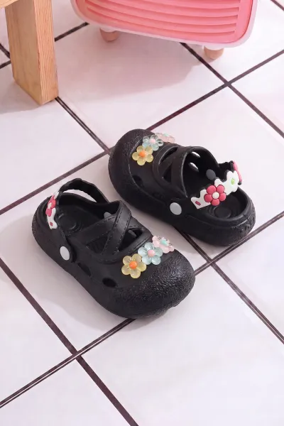 Siyah ( 24 - 29 ) Figürlü Toka Detaylı Kız Çocuk Sandalet 462471