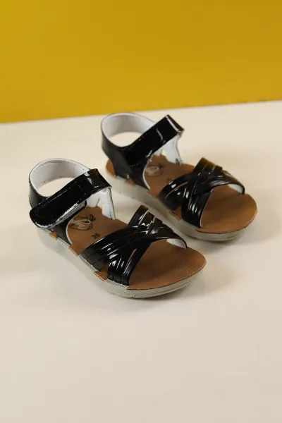 Siyah (26-30) Parlak Çapraz Bant Modelli Bilekten Cırtlı Çocuk Sandalet 268200