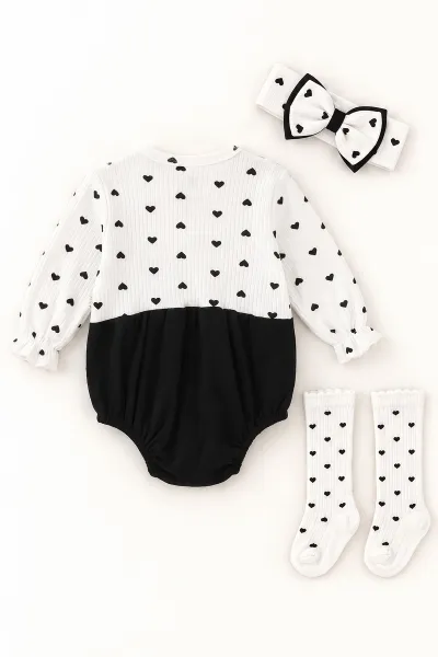 Siyah (3-12 Ay) Kalp Baskılı   Çorap ve Bandana Aksesuarlı   Kız Bebek Romper 476005