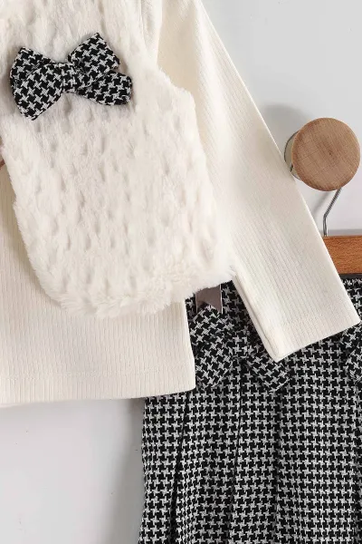 Siyah (3-7 Yaş) Love Nakışlı Badili Peluş Yelekli Ekose Pileli Etekli Kız Çocuk 3'lü Takım 438906