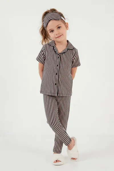 siyah-4-12-yas-cizgili-kisa-kol-on-dugmeli-goz-bandi-detayli-kiz-cocuk-pijama-takim-453257