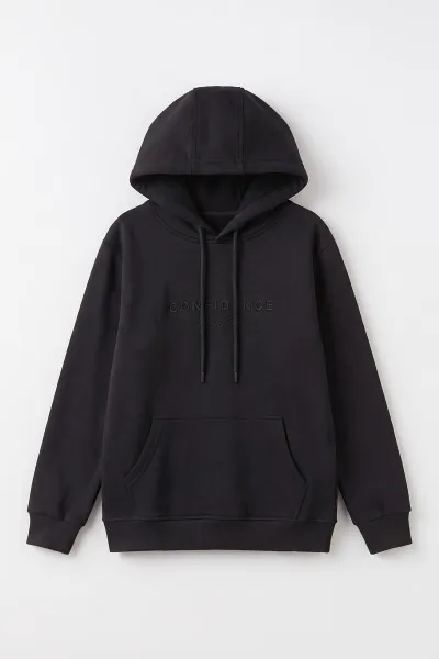 Siyah (4-12 Yaş) Confidence Kabartma Baskılı Kapüşonlu ve Kanguru Cepli 3 İp Şardonlu Erkek Çocuk Sweatshirt 497750