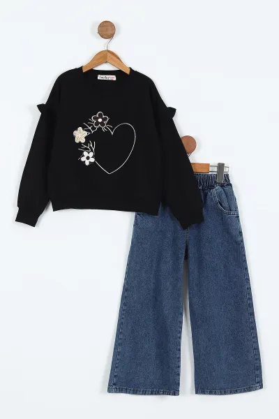 siyah-5-10-yas-3-cicek-aksesuarli-kalp-nakisli-sweatli-bol-paca-kot-pantolonlu-kiz-cocuk-2li-takim-412770