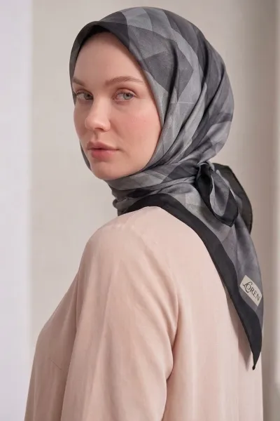 Siyah 90x90 Cm Dijital Baskılı Prizma Desen Soft Eşarp 498510