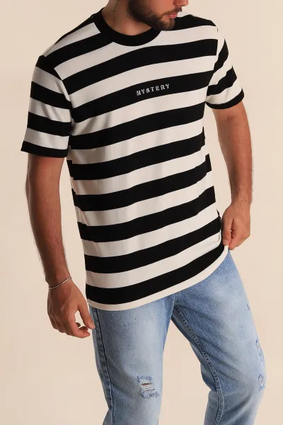 Siyah Beyaz Çizgili Relaxed Fit Yazı Detay Erkek Triko Tişört 279244