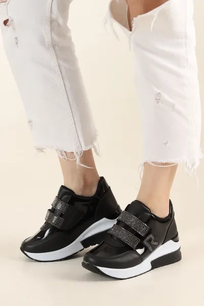Siyah Beyaz Gizli Topuklu Rugan Detay Bantlı Spor Ayakkabı 268003