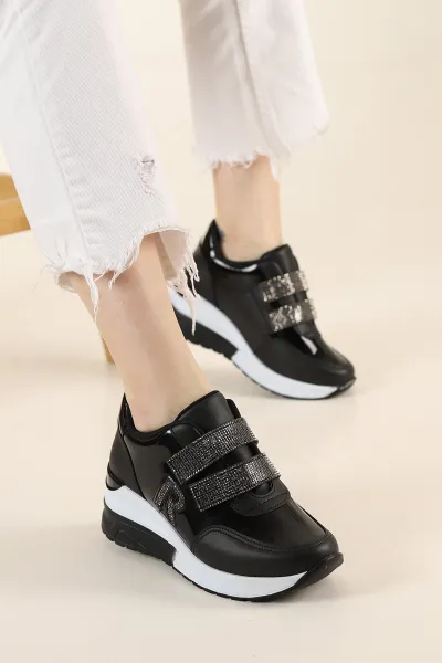 Siyah Beyaz Gizli Topuklu Rugan Detay Bantlı Spor Ayakkabı 268003