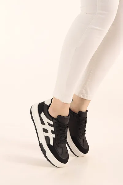 Siyah Beyaz Yüksek Taban Bağcıklı Kadın Spor Ayakkabı 398616