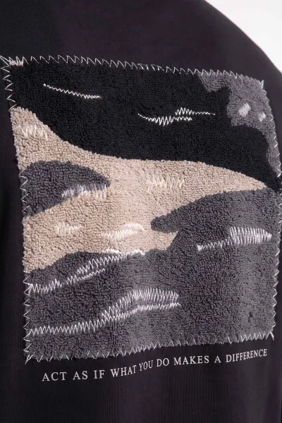 Siyah Bisiklet Yaka Sırt Detay Erkek Sweatshirt 492023