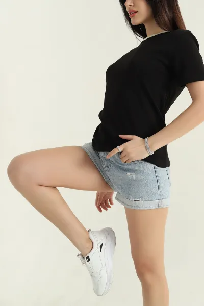 Siyah Bisiklet Yaka Süprem Kadın Tişört 354035