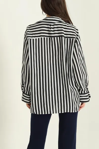 Siyah Çizgili Oversize Mikro Saten Gömlek 332411