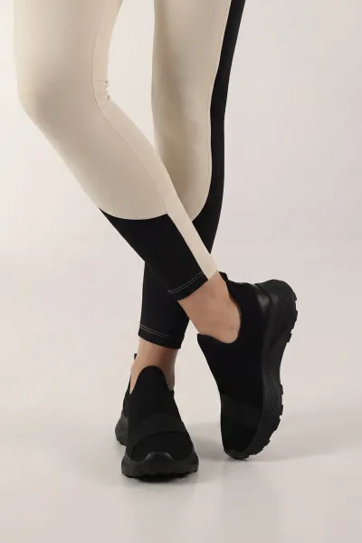 Siyah Fileli Kadın Spor Ayakkabı 441077